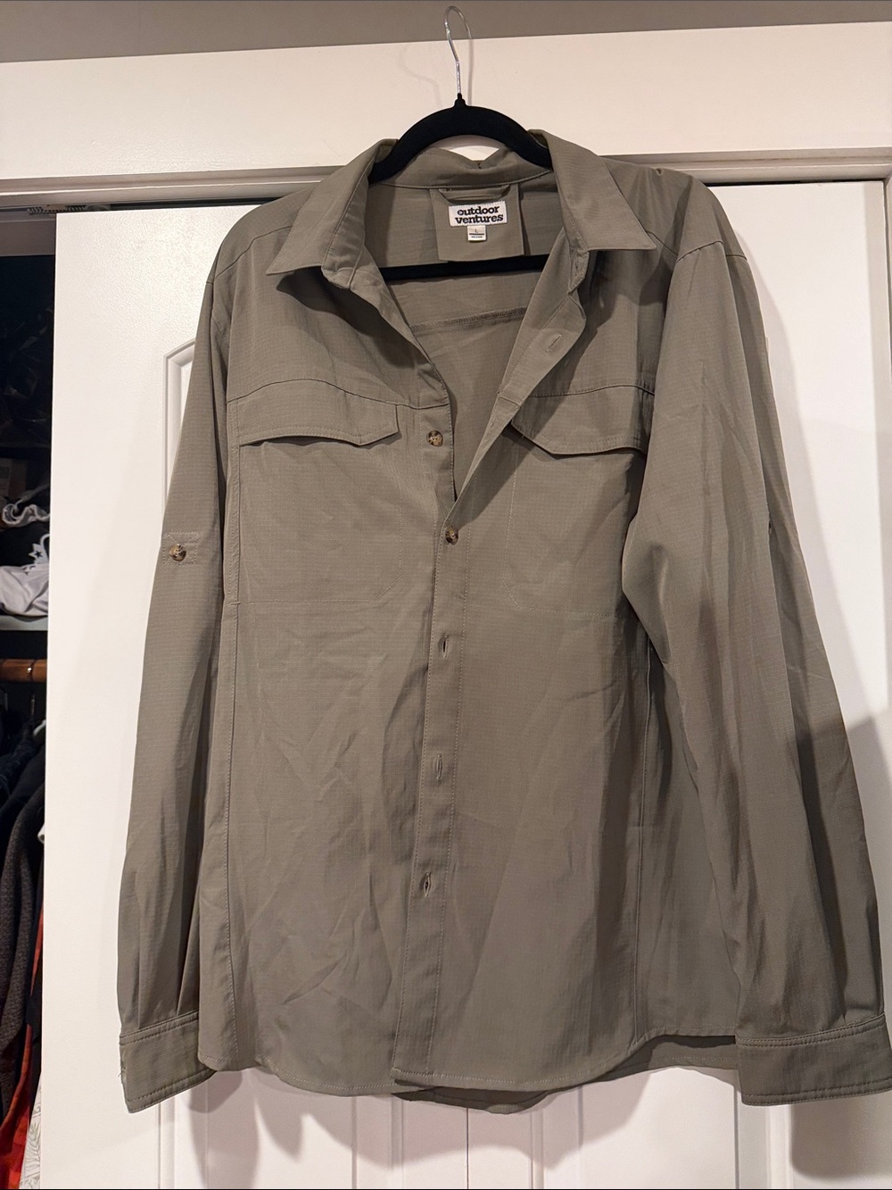 Outdoor ventures Men's Casual Button-Down Shirt - Olive Green large